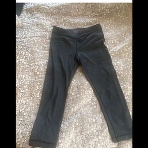 Lululemon Gray Women's Legging Cropped Activewear Yoga Pants Size 4